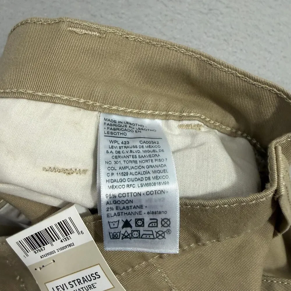 Signature by Levi Strauss Essential Cargo Shorts Men's 30 Tan Ultimate Flex NWT